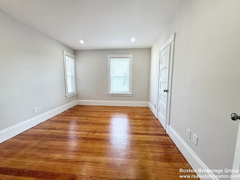 71 Saxton St #3 — Photo 4