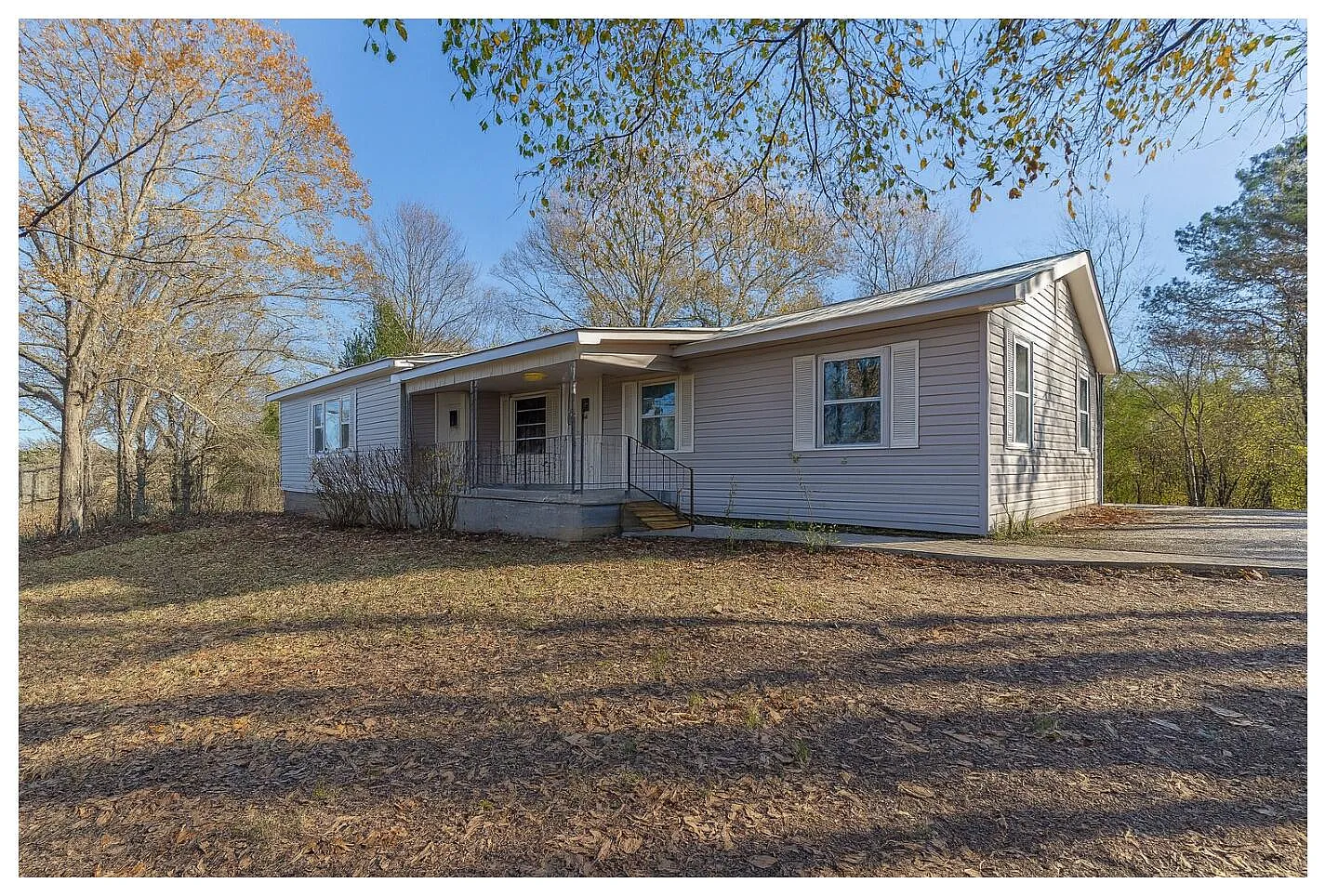 3932 Hayesport Dr SE photo 1