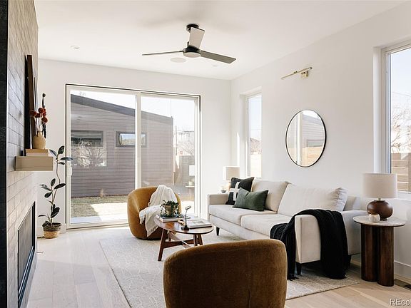 4th image of 2091 Perry Street