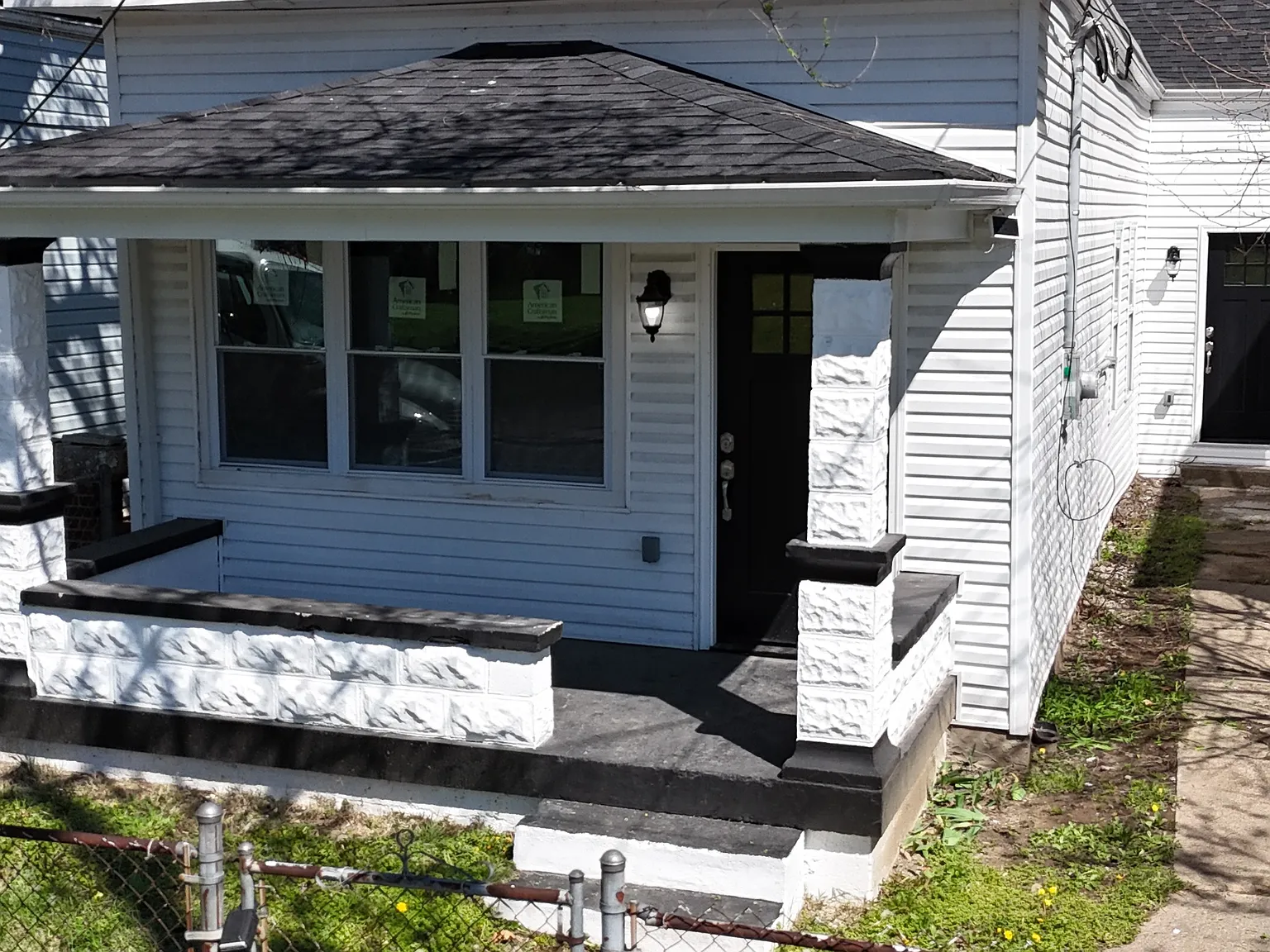 2403 Bank St — Photo 3