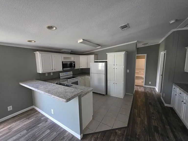 20 Glen Cove Ct #46 — Photo 3