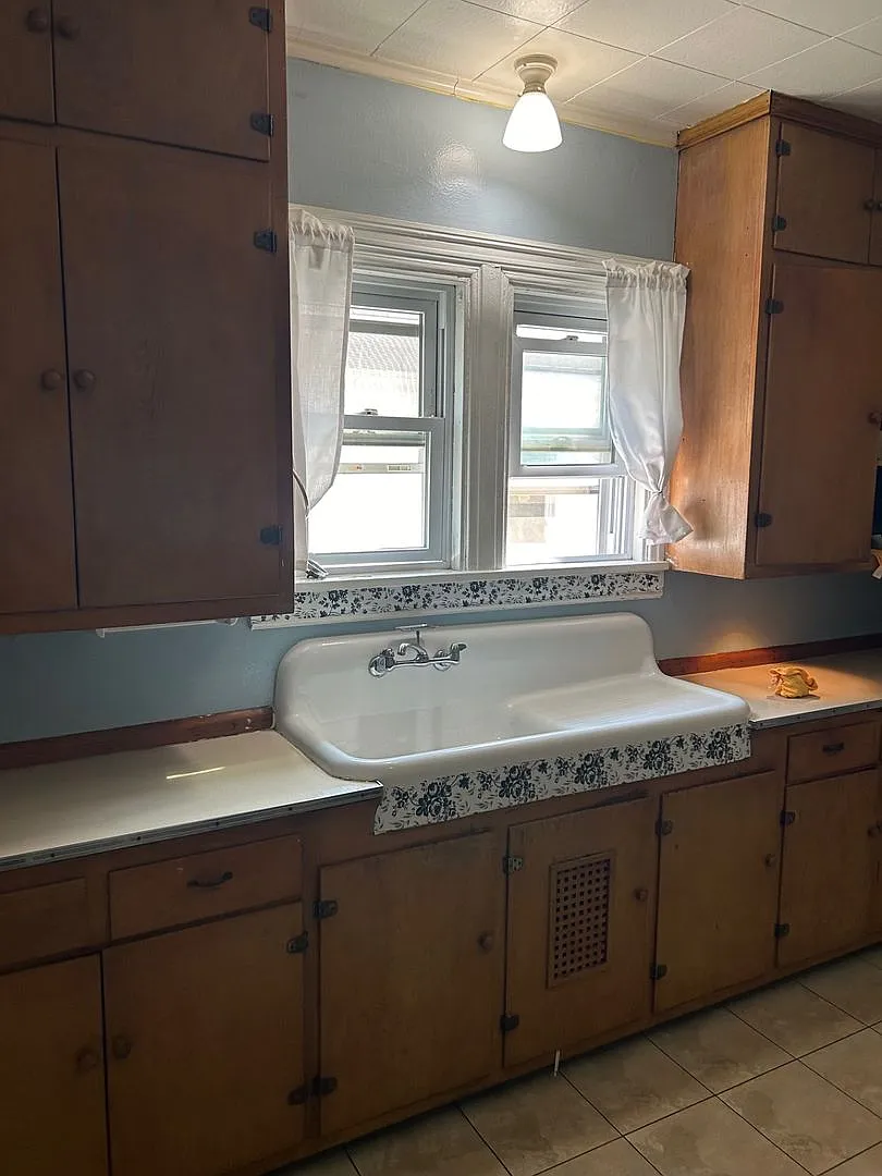 2849 N Pierce St — Photo 1