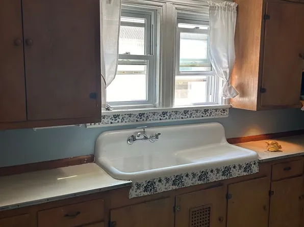 2849 N Pierce St, 2849 N Pierce St, Milwaukee, WI 53212