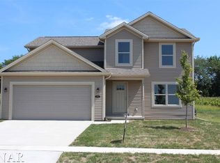 2910 Conlor Dr, Bloomington, IL 61704