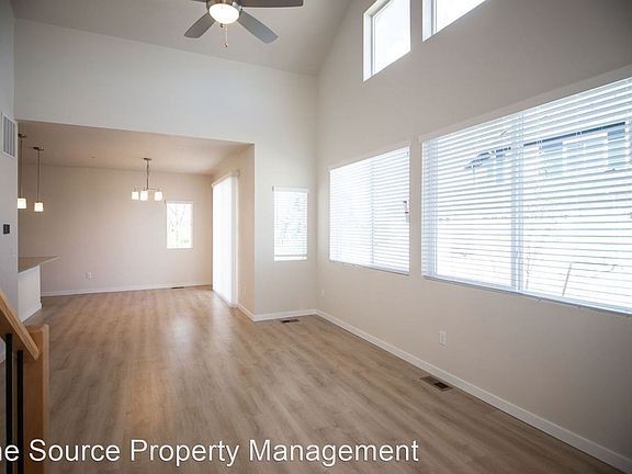5th image of 3348 Green Lake Dr Unit 3