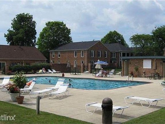 2nd image of 2224 Glouchester Dr