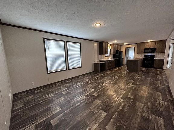 2nd image of 516 Courtland Ln #538