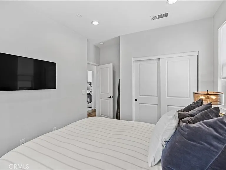 634 Daniel Freeman Cir — Photo 33