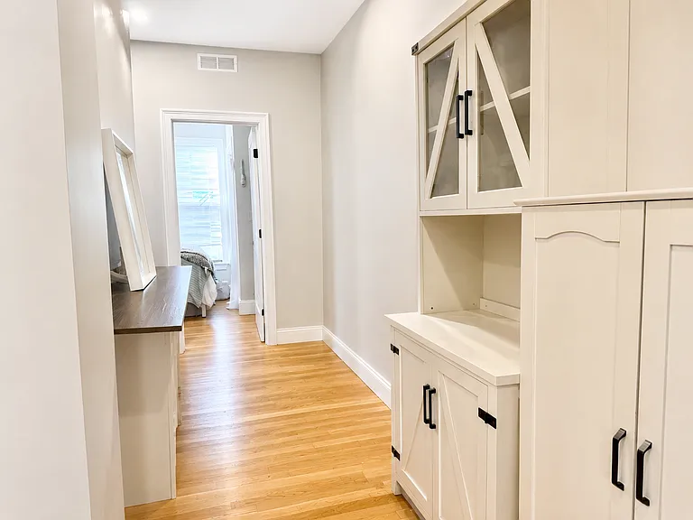619 E 5th St #1 — Photo 18