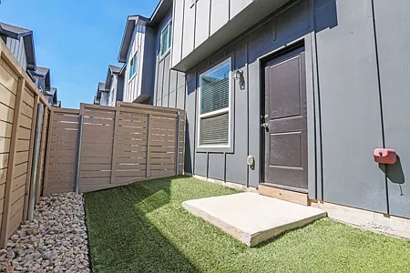 3337 Forest Hill Cir — Photo 5