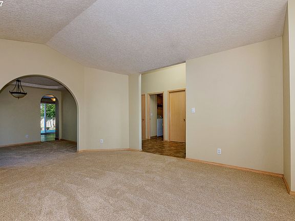 4th image of 2405 SE 180th Ct
