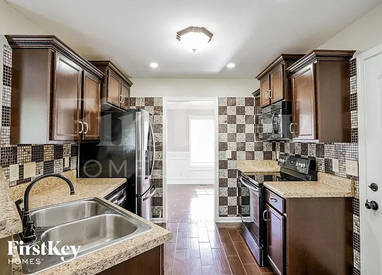2203 Killington Dr — Photo 4