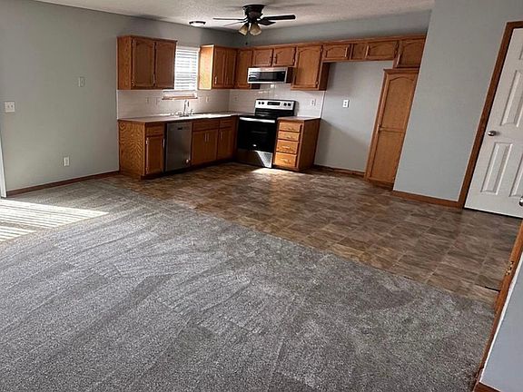 3rd image of 1823 Kingbird Ln