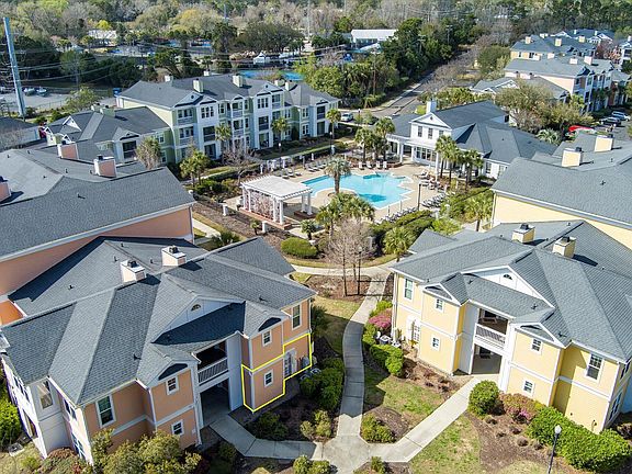 2nd image of 1117 Rosewood Ln