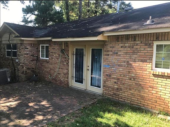 2nd image of 3740 Ladue St