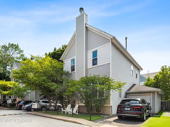 3rd image of 2907 N Wolcott Ave #A
