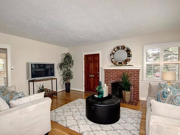 5th image of 3272 D St