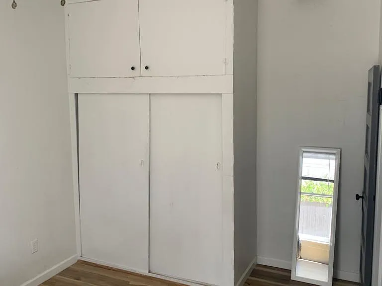 1011 E Elm St — Photo 10