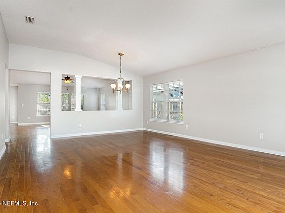 4th image of 404 TALBOT BAY Drive