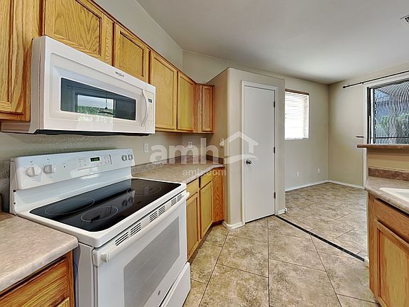 3rd image of 16237 W Marconi Ave