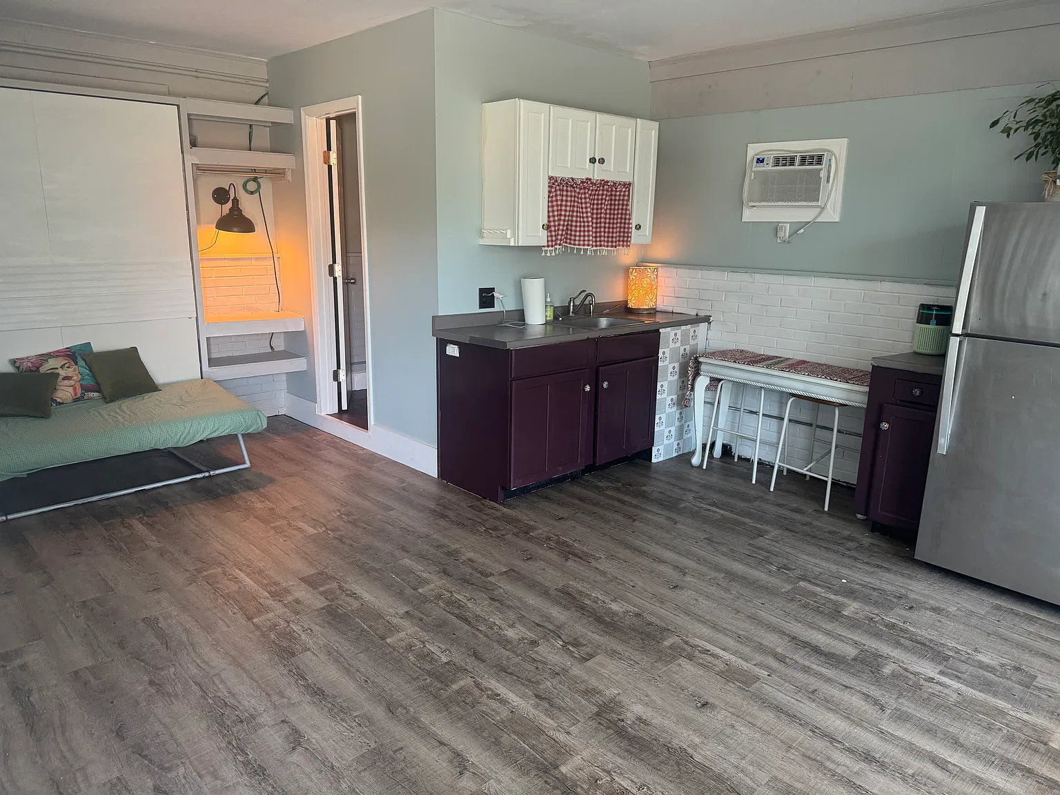 Studio, 400 sqft, $1,100 — Photo 2