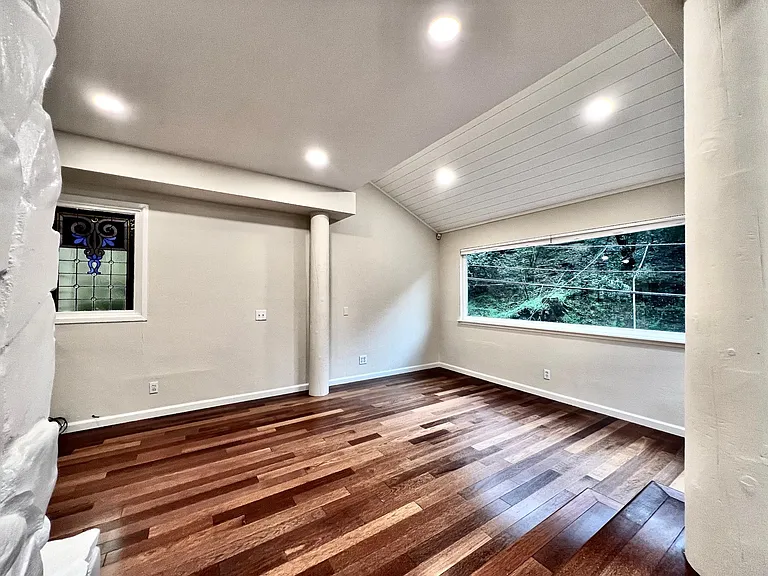 7765 Claremont Ave — Photo 27