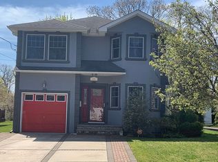 498 Baldwin Ave, Baldwin, NY 11510