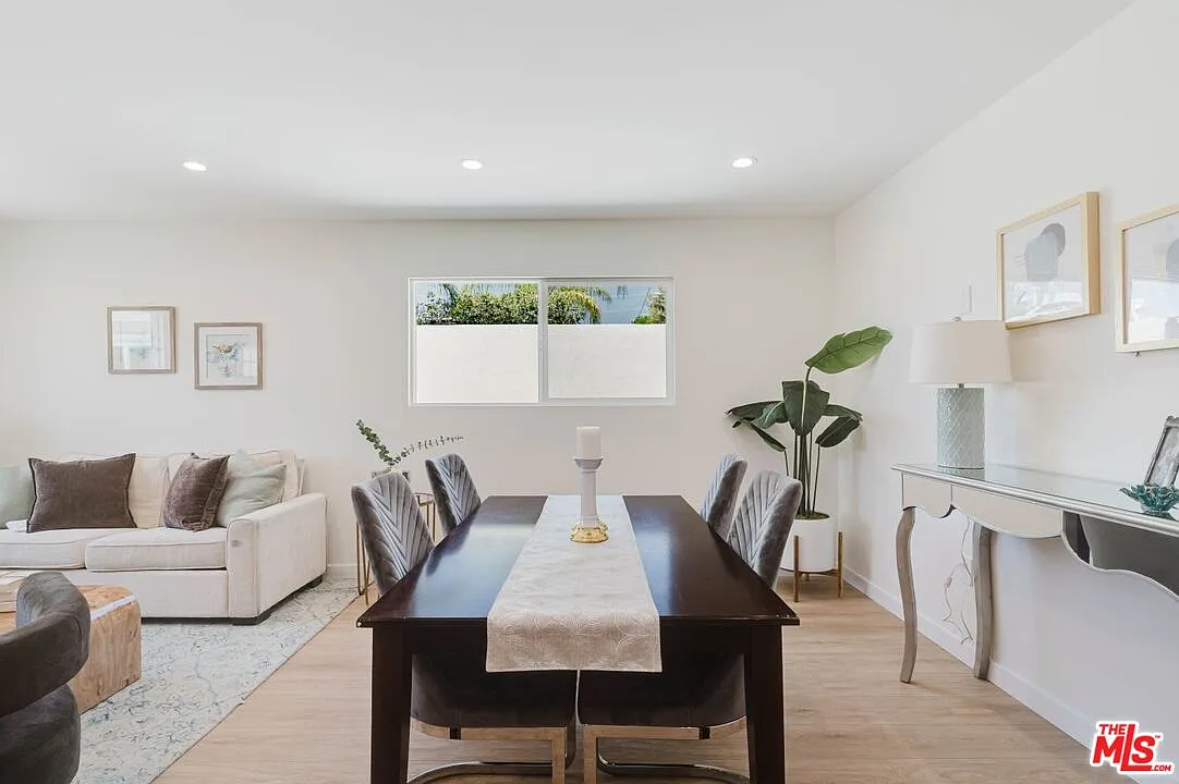 3 bed, 2.0 bath, 1005 sqft, $3,500 — Photo 4
