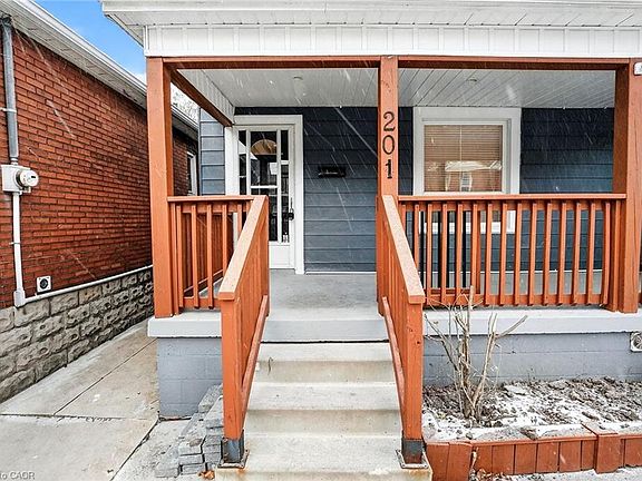 2nd image of 201 Grosvenor Ave N