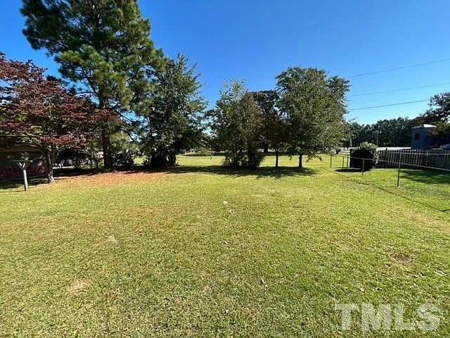 303 Catherine St — Photo 11