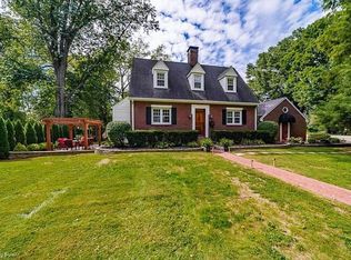 2900 Arden Rd, Louisville, KY 40220