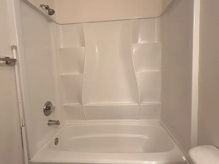 128 Hunter Court - 4 Units — Photo 10
