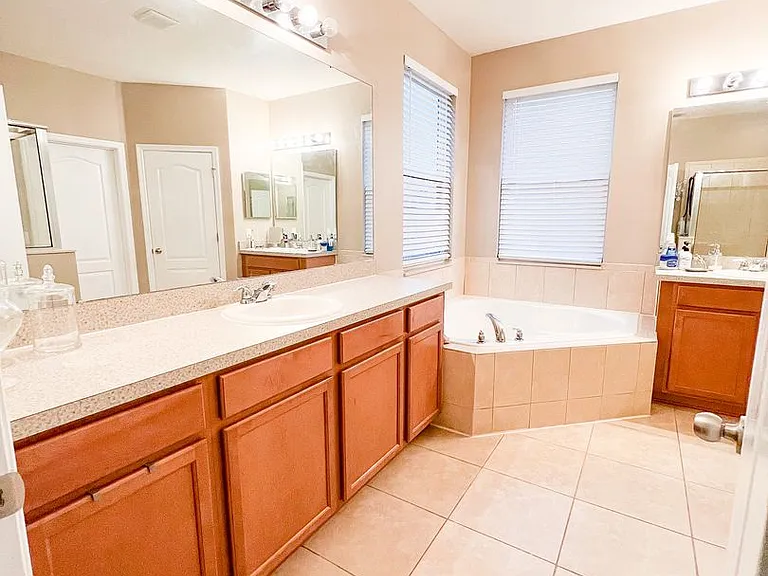 402 Rock Springs Cir — Photo 18