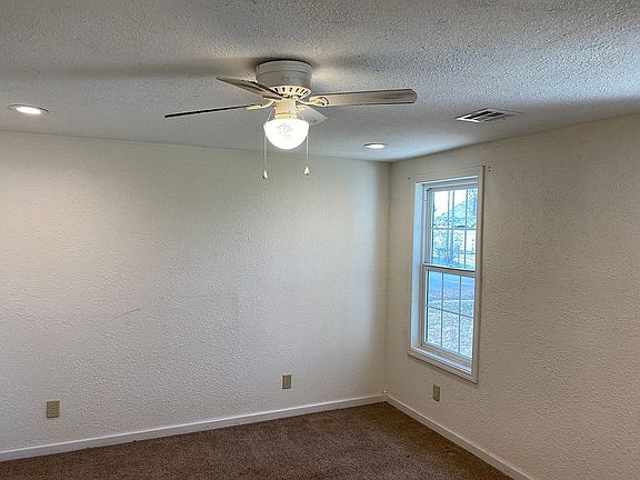 3rd image of 502 N Ball St