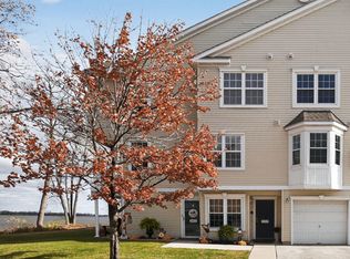 5409 Riverfront Dr, Palmyra, NJ 08065