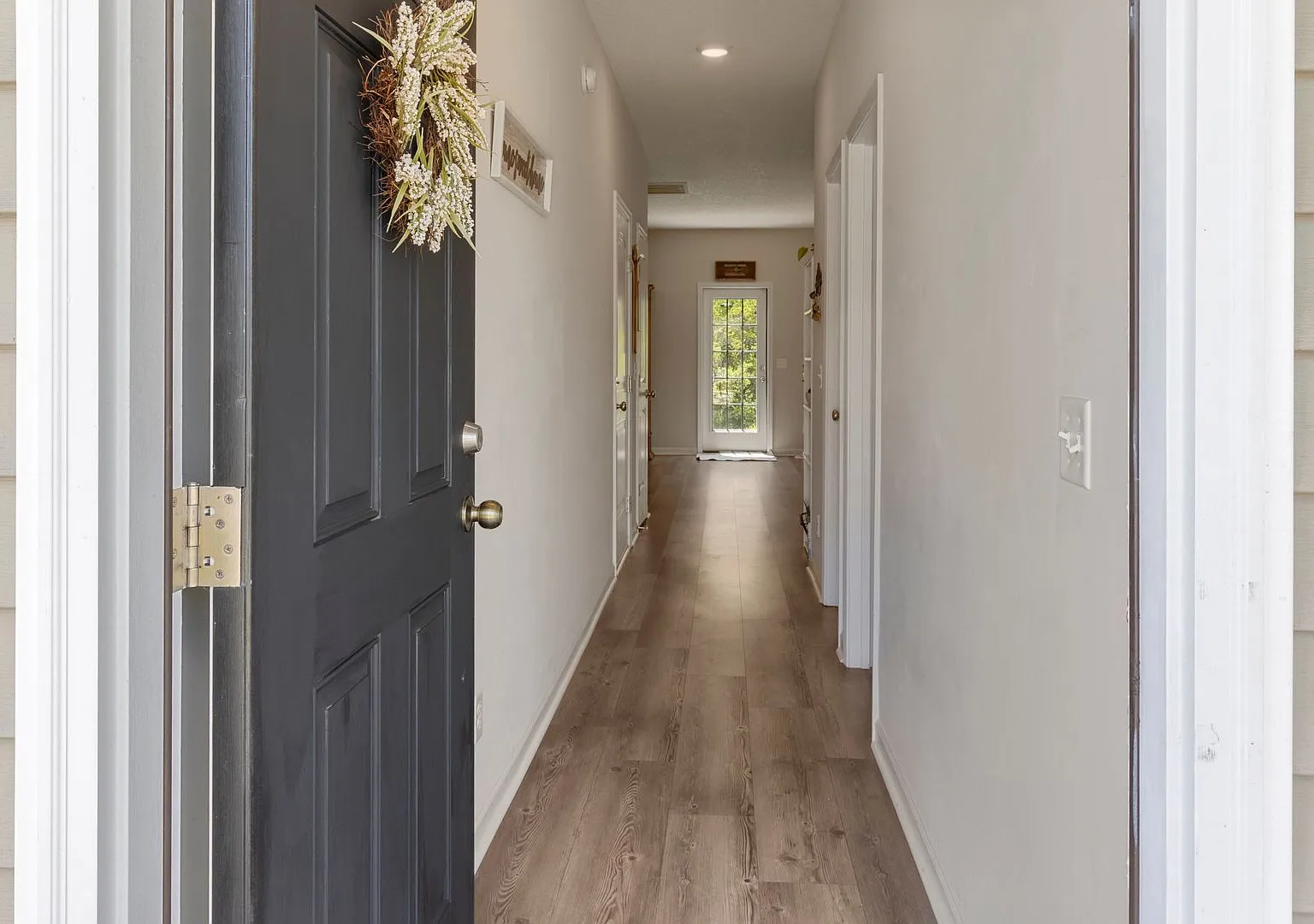 5 Bedroom Home Close to Ft. Stewart — Photo 3