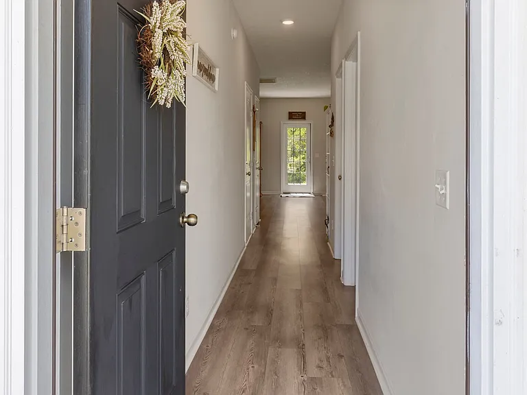 176 Courage Way — Photo 3