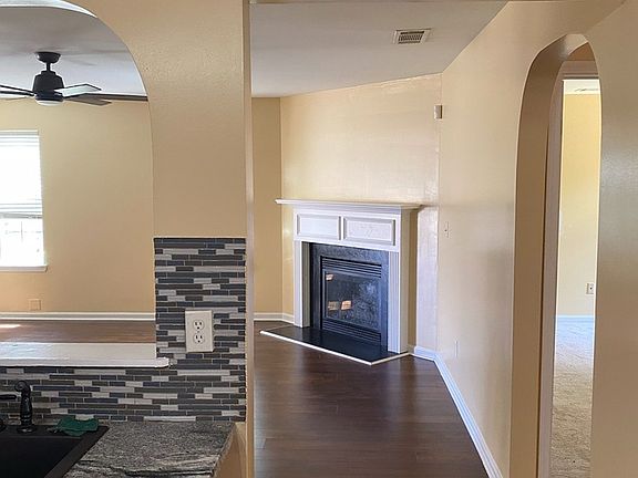 4th image of 2509 Shropshire Pl