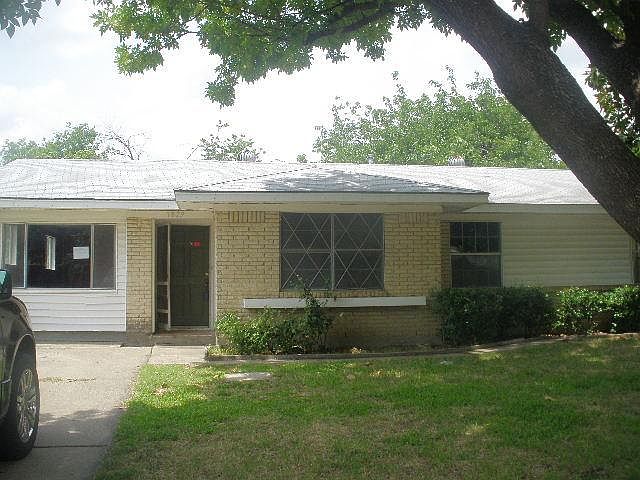 1st image of 1829 Balmoral Dr