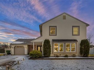 131 Meadowview Cir, Marlton, NJ 08053