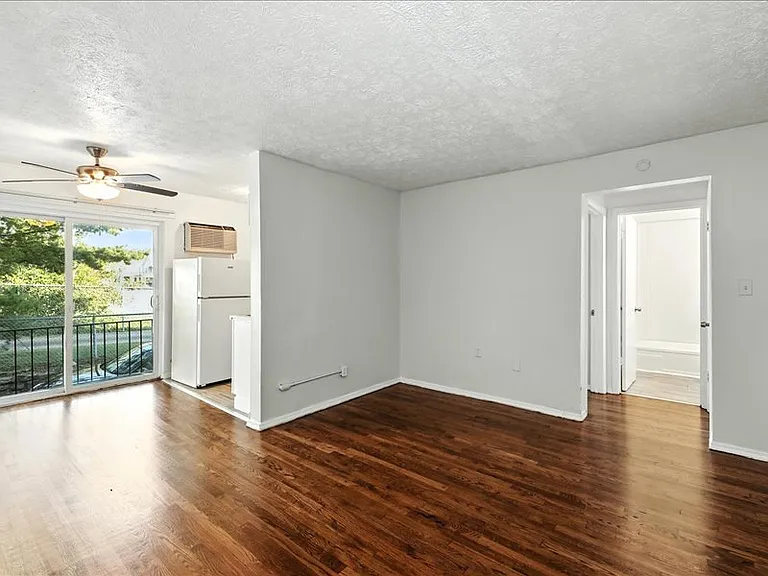 2145 Harrison Ave #16 — Photo 5
