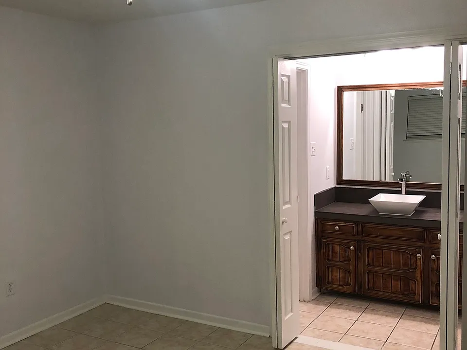 14828 Colonel Allen Ct