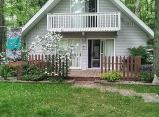10584 Wildwood Rd, Interlochen, MI 49643