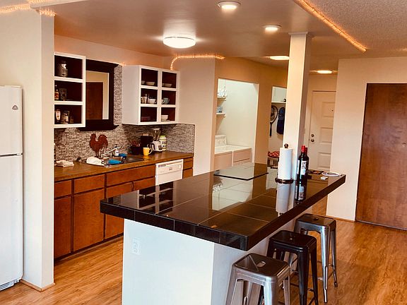 4th image of 1818 Skyline Dr APT 30