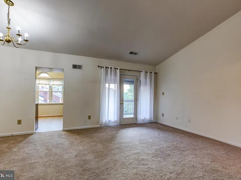 1427 Oronoco St #2-7 — Photo 8