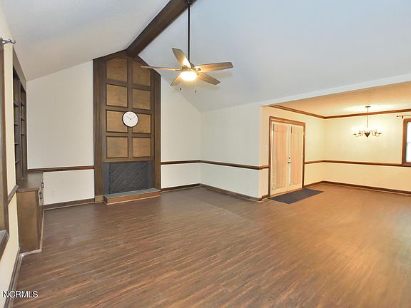 4th image of 1204 Roundtree Drive