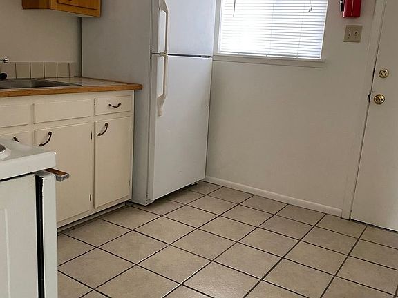 3rd image of 1109 Louisiana Blvd SE APT B