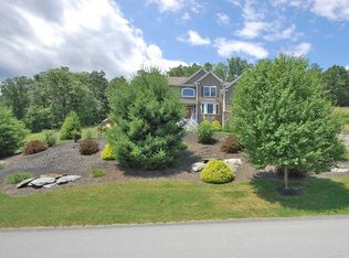 219 Country Club Rd, Hopewell Junction, NY 12533