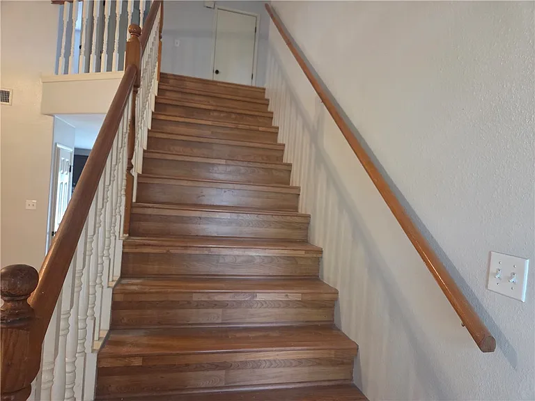 5218 Lethaby Dr — Photo 9
