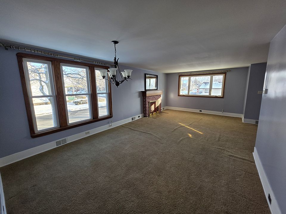 1st image of 94 Parkwood Ave #1